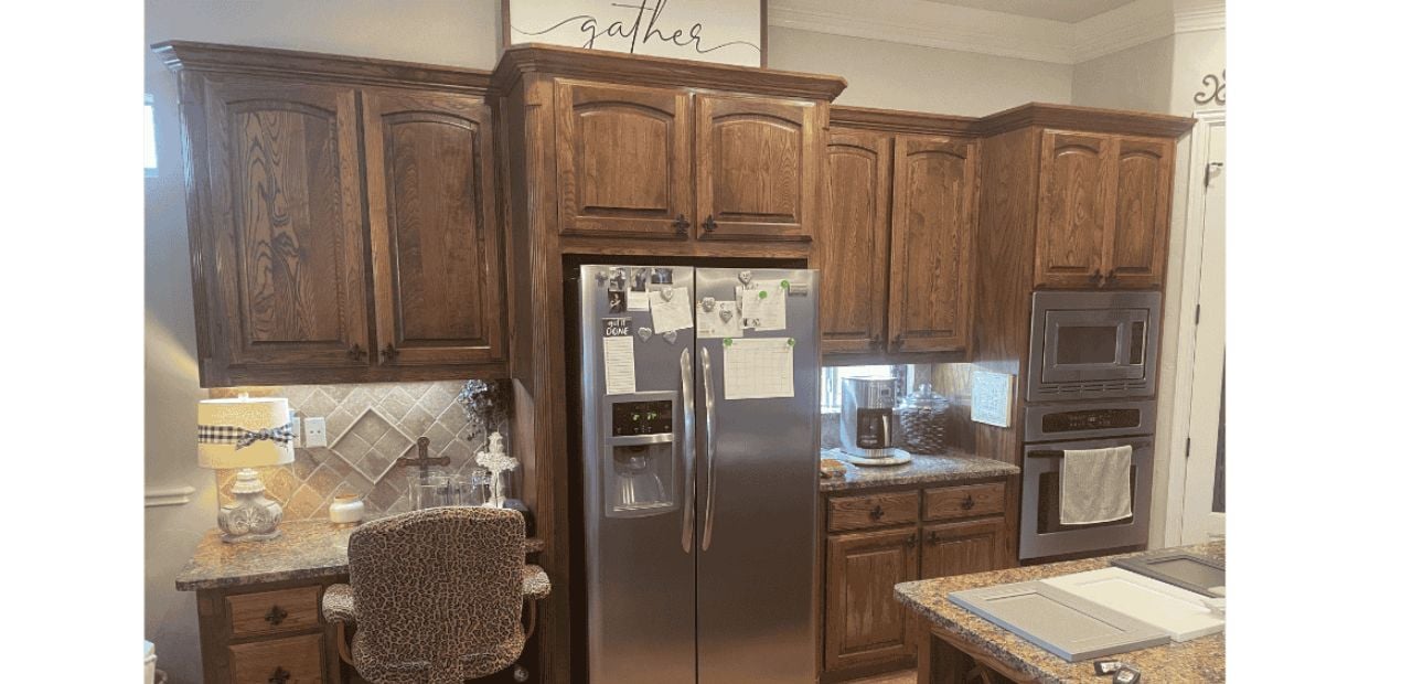 tradtional oak cabinets