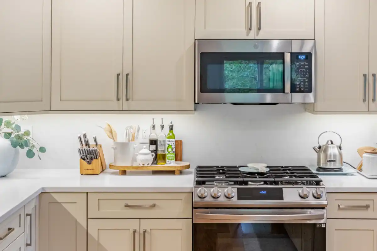 How to Choose the Best Cabinet Material for Your Kitchen Remodel