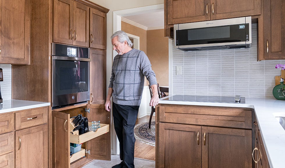 refacing-plus-pull-out-kitchen-cabinet-storage